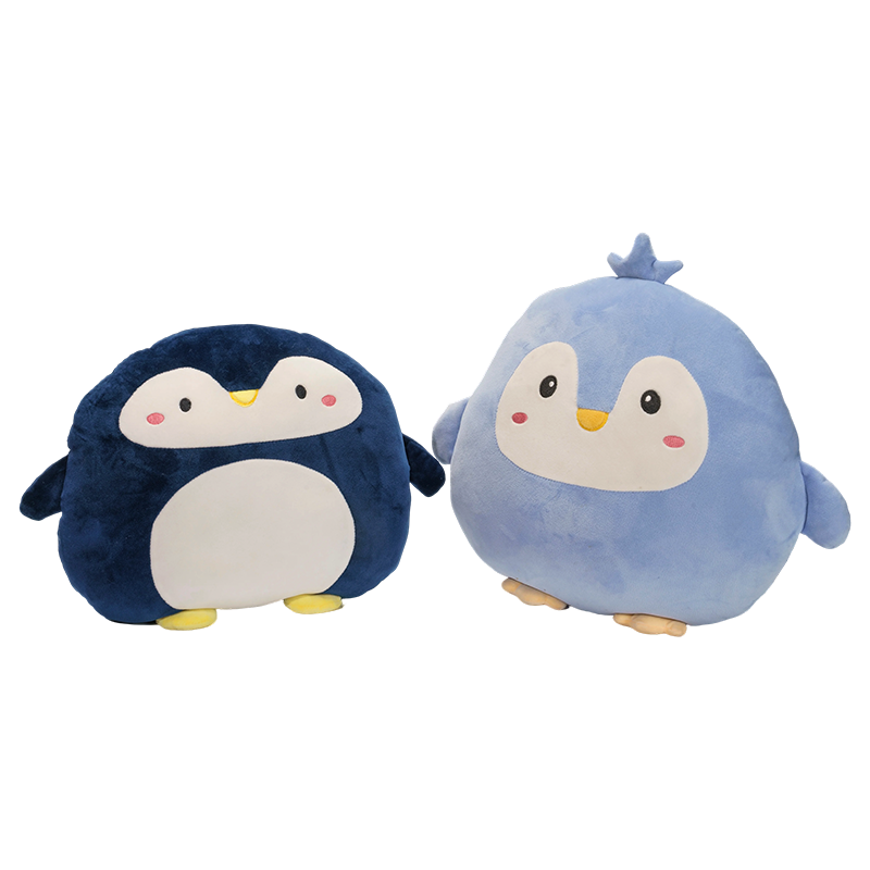 Pingviinin muotoiset muhkeat tyynyt